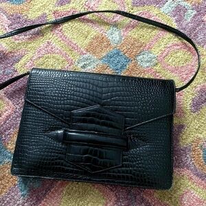 Chic Black Crocodile-Embossed Crossbody Bag